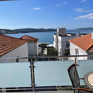 https://apartments-cavar-trogir.splithotels.org